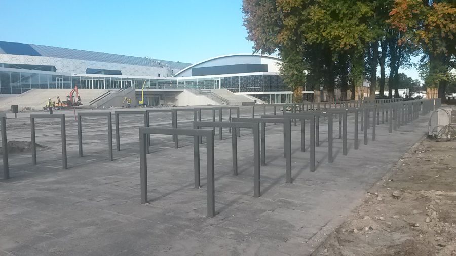 110 fietsnietjes voor Thialf - GroundLevel straatmeubilair