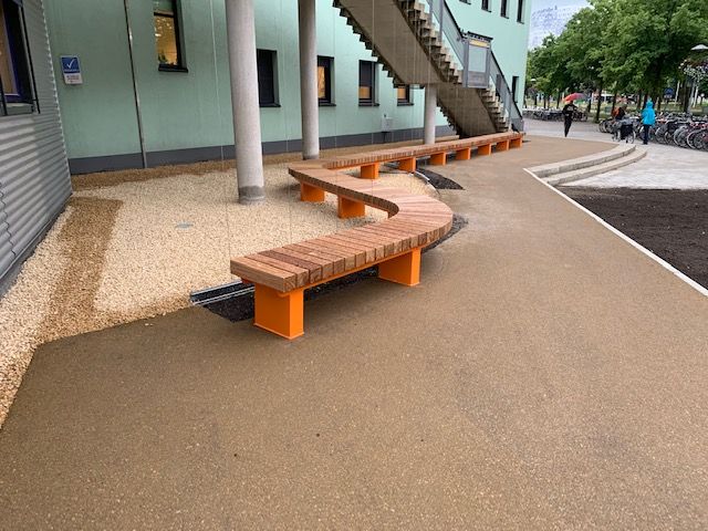 UMC Utrecht en BRUUT - GroundLevel straatmeubilair