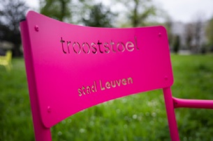 60 nieuwe trooststoelen voor 9 begraafplaatsen in Leuven
