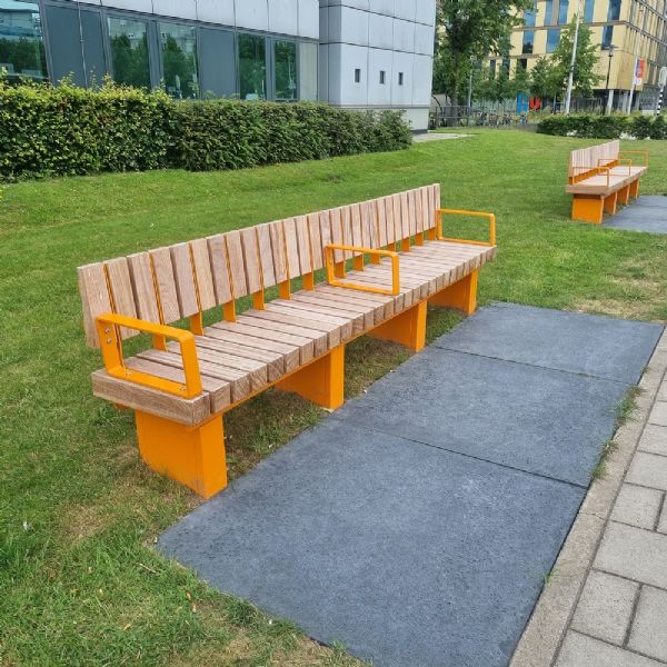 BRUUT favoriet bij het UMC - GroundLevel straatmeubilair