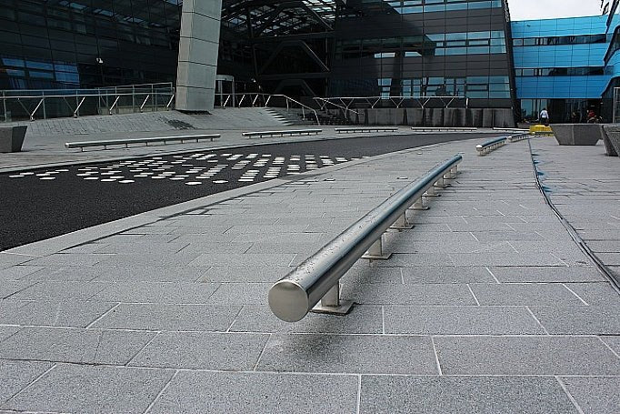 Geleidebuizen en beugels - GroundLevel straatmeubilair