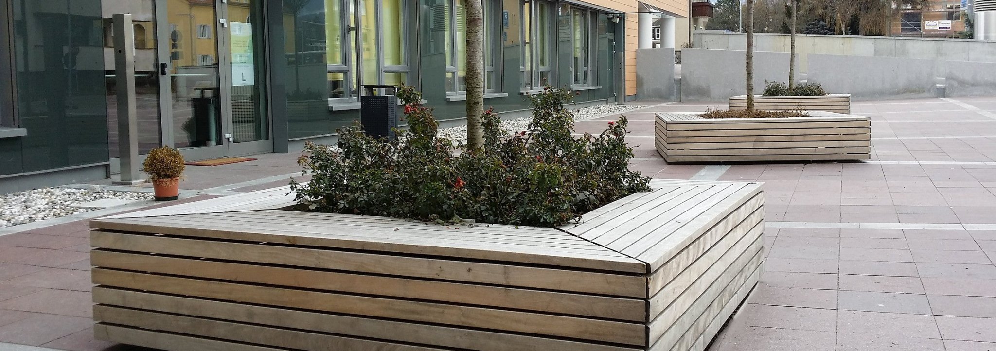 Plantenbanken - GroundLevel straatmeubilair