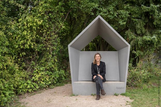 DOMUS - Banken met rugleuning - GroundLevel straatmeubilair - Escofet