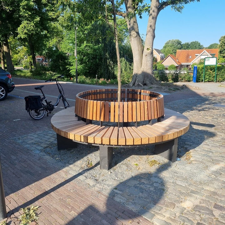 Bank BRUUT (half)rond - Boombank - GroundLevel straatmeubilair - GroundLevel