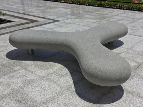 BOOMERANG - Vlakke banken - GroundLevel straatmeubilair - Escofet
