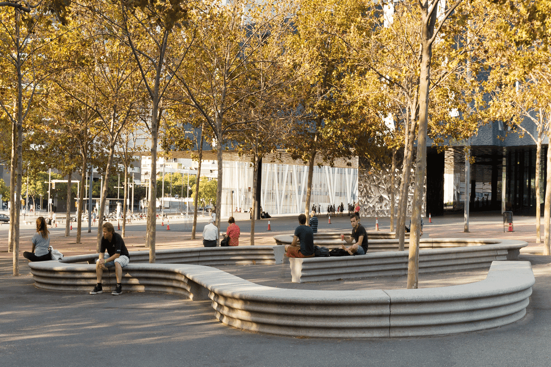 HEBI - Vlakke banken - GroundLevel straatmeubilair - Escofet