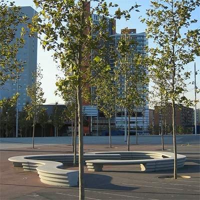 HEBI - Vlakke banken - GroundLevel straatmeubilair - Escofet