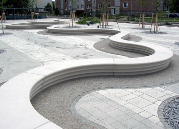 HEBI - Vlakke banken - GroundLevel straatmeubilair - Escofet