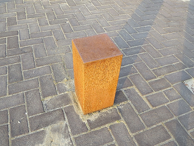 CorTen paal Fred